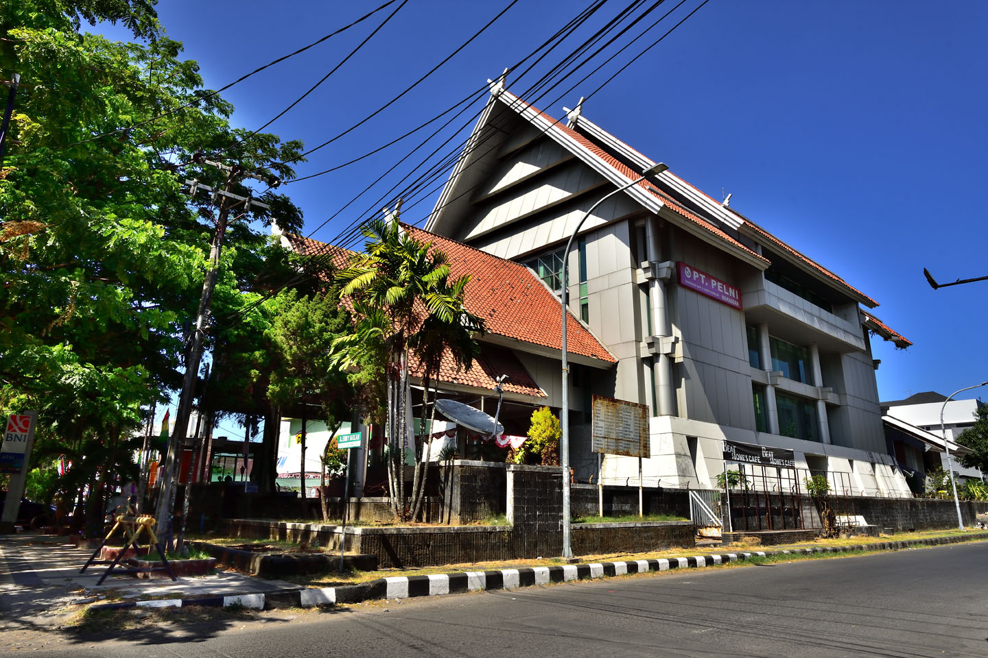 Gedung PT PELNI (Persero) Makassar