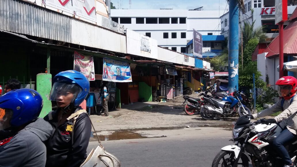 lahan dengan bangunan asbes